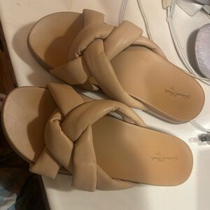 Universal Thread Tan Sandals Comfortable Summer Footwear